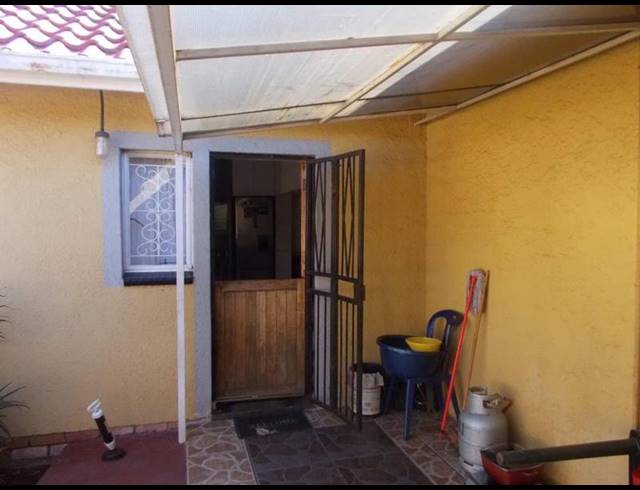 3 BEDROOM HOUSE FOR SALE IN RONDEBULT